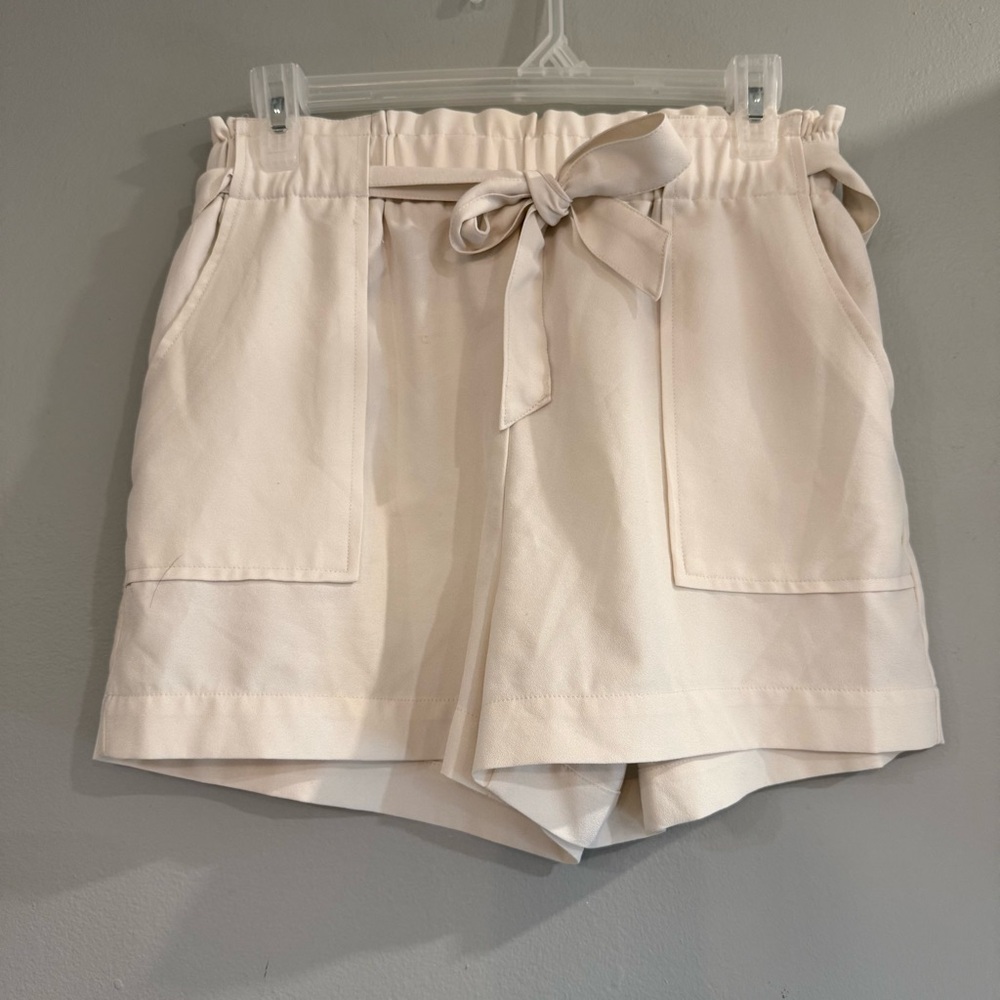 Ci Sono High Waist Cream Shorts with Tie-Waist